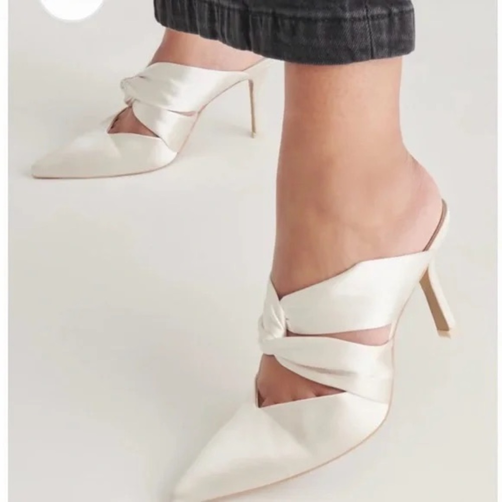 DOLCE VITA KELSY IN CREAM SATIN - SIZE 6